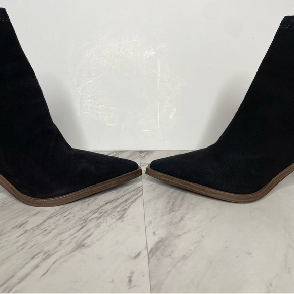 Vince Camuto Welland Black Suede Bootie 7 1/2 M - Picture 7 of 16